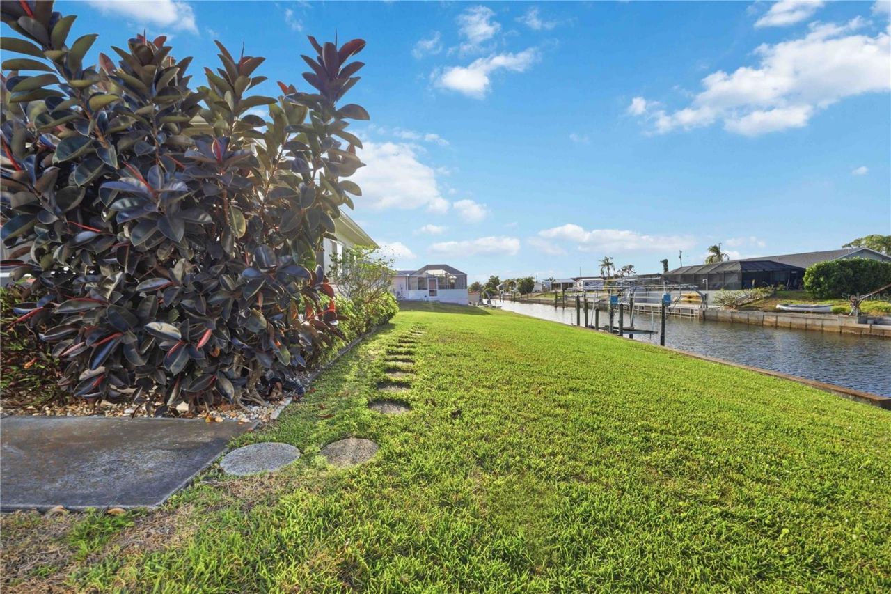 886 E 4th Street, Englewood, FL 34223 Photo