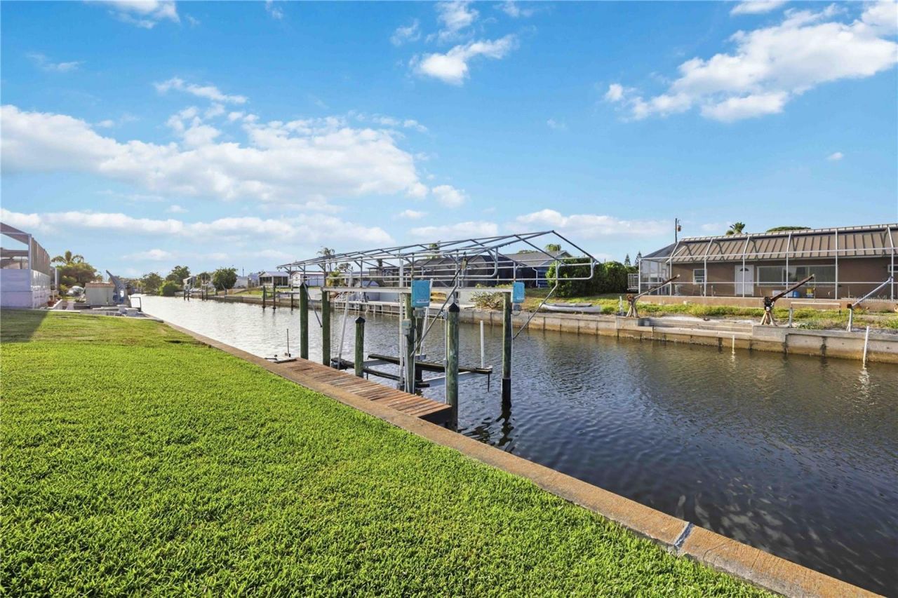 886 E 4th Street, Englewood, FL 34223 Photo