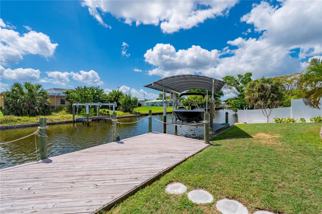 671 Sharon Circle, Port Charlotte, FL 33952 Photo