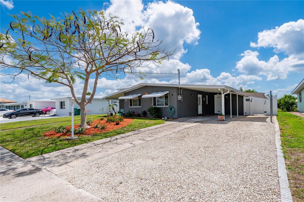 671 Sharon Circle, Port Charlotte, FL 33952 Photo