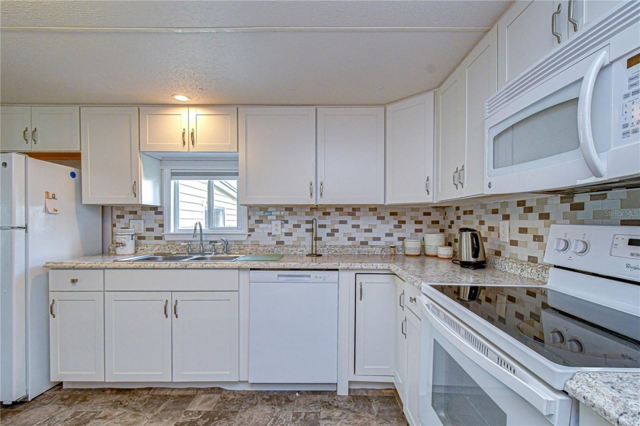 38634 Lansing Avenue , Zephyrhills, FL 33542 Photo