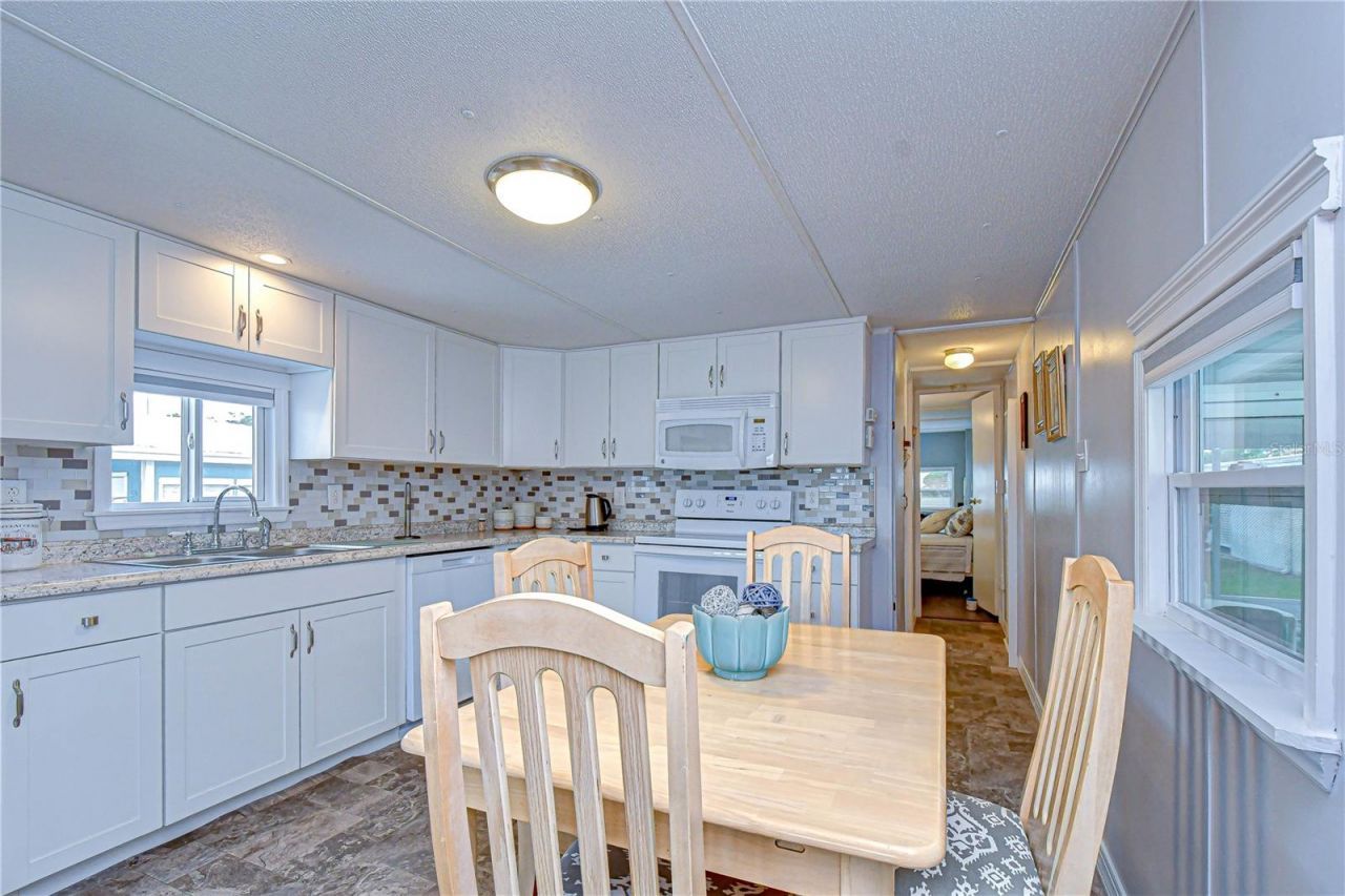 38634 Lansing Avenue , Zephyrhills, FL 33542 Photo