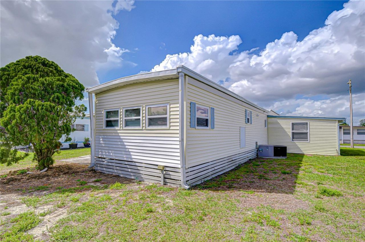 38634 Lansing Avenue , Zephyrhills, FL 33542 Photo