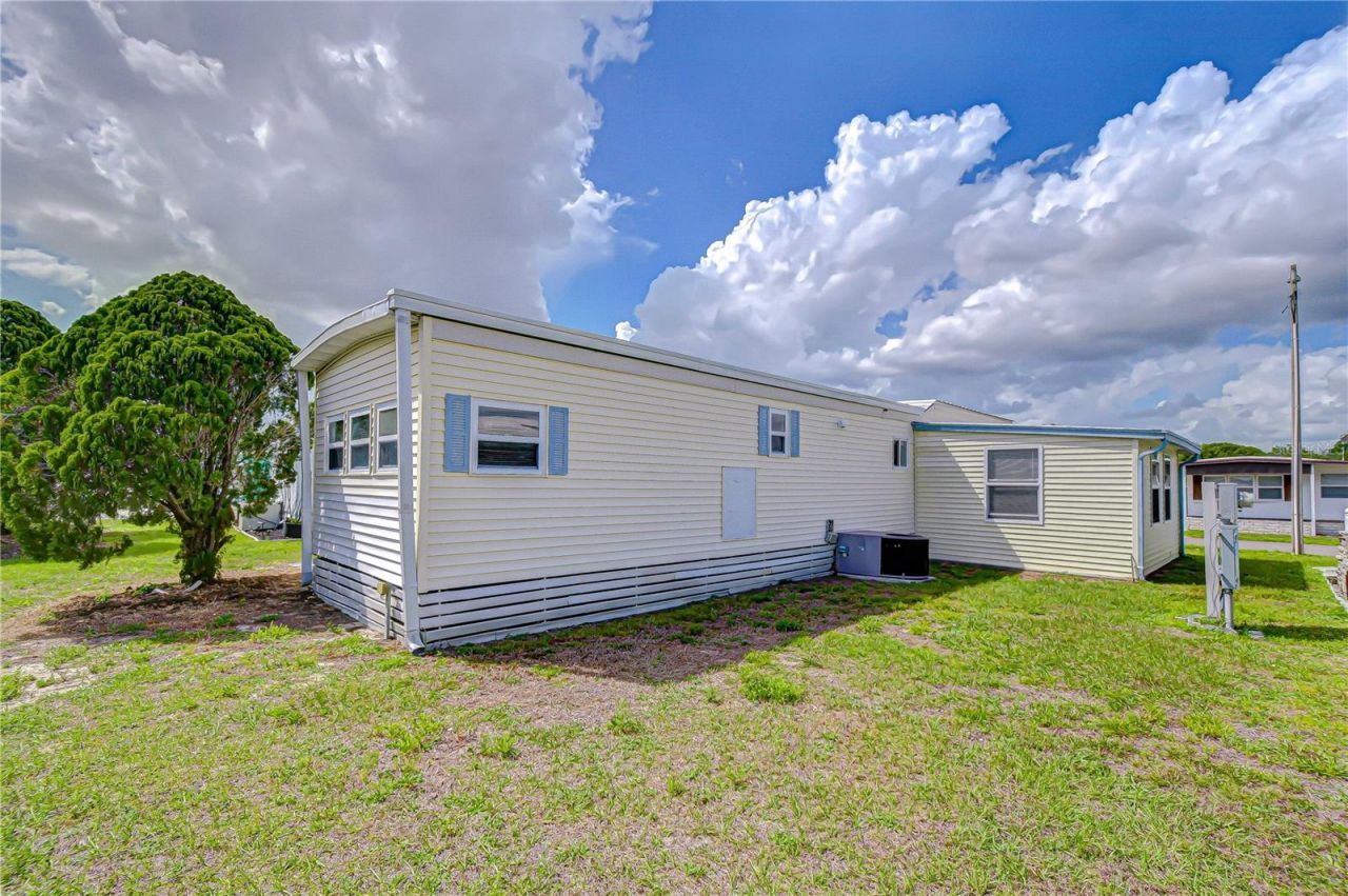 38634 Lansing Avenue , Zephyrhills, FL 33542 Photo
