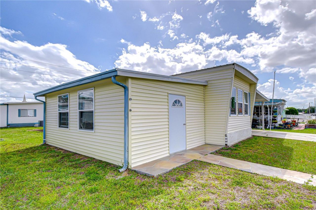 38634 Lansing Avenue , Zephyrhills, FL 33542 Photo