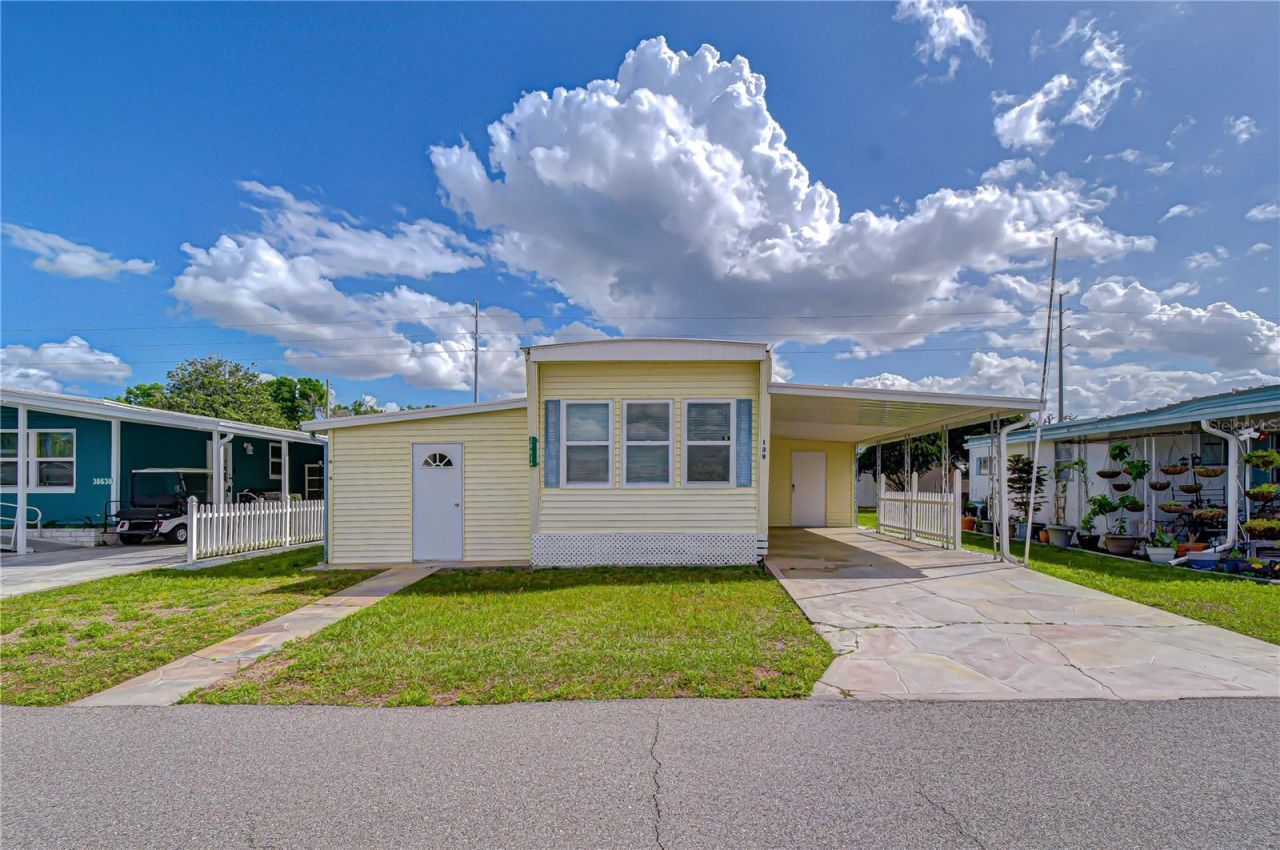 38634 Lansing Avenue , Zephyrhills, FL 33542 Photo