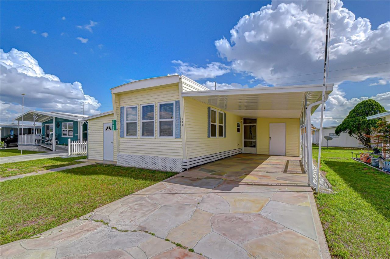 38634 Lansing Avenue , Zephyrhills, FL 33542 Photo