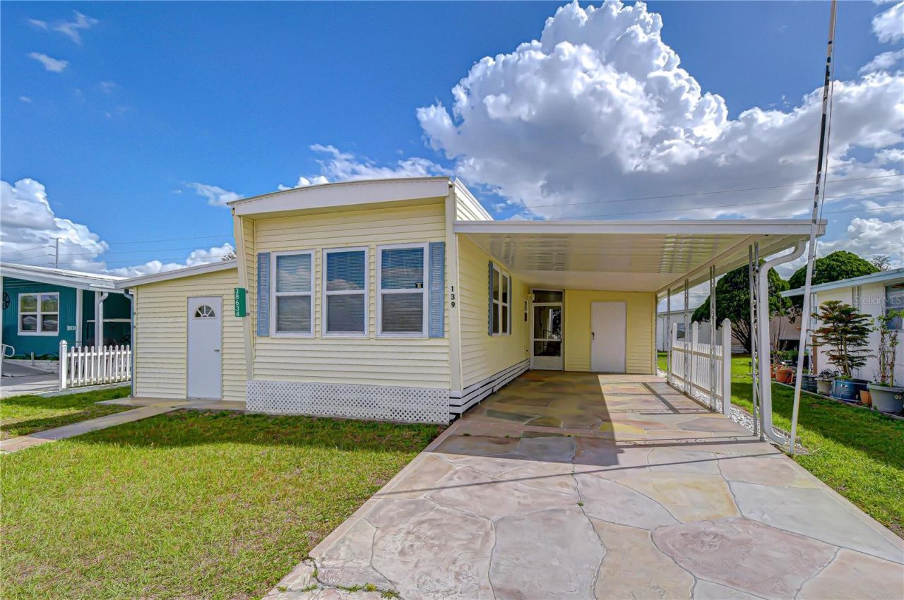 38634 Lansing Avenue , Zephyrhills, FL 33542 Photo