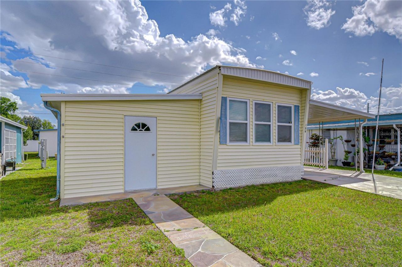 38634 Lansing Avenue , Zephyrhills, FL 33542 Photo