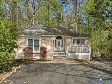 5605 Woods Walk Road, Midlothian, VA 23112