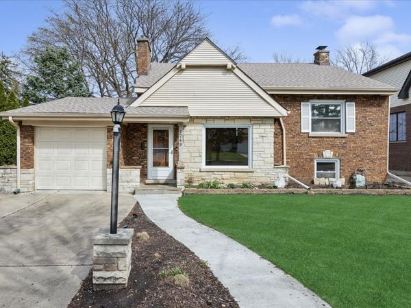 1249 Highridge Parkway , Westchester, IL 60154