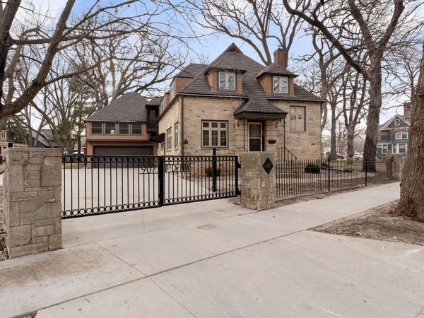 907 1st Drive NW, Austin, MN 55912