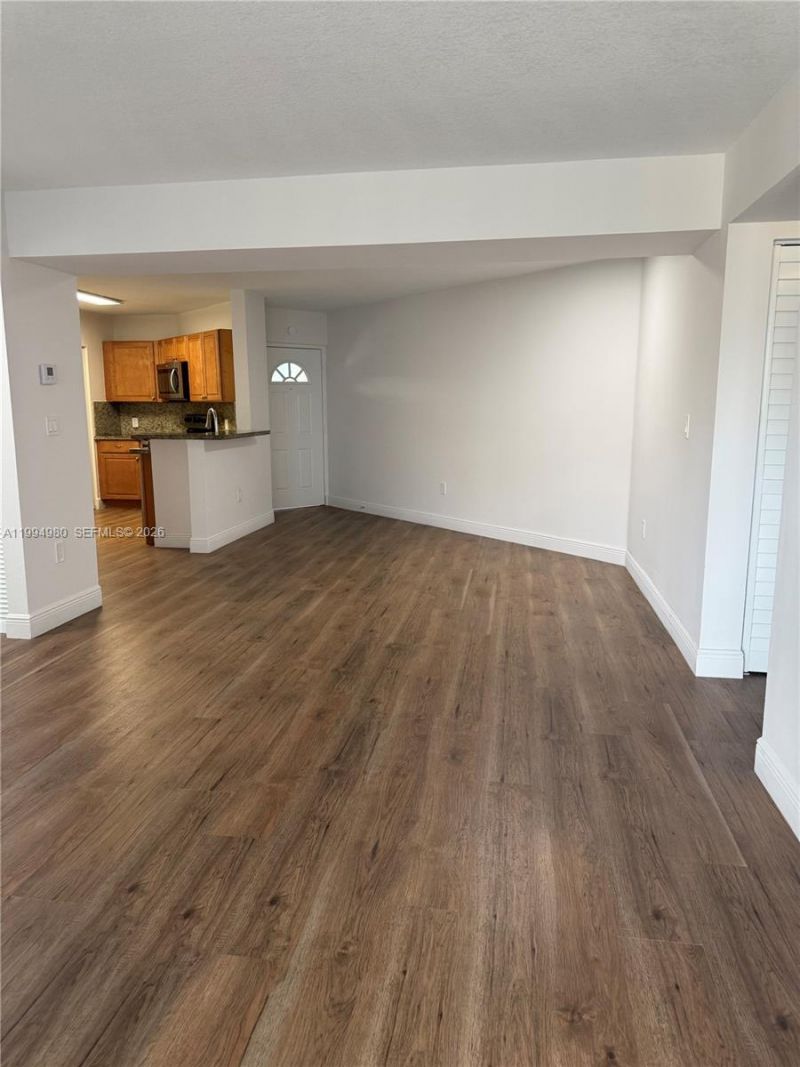 6272 NW 186th St , Unit 307, Hialeah, FL 33015 Photo