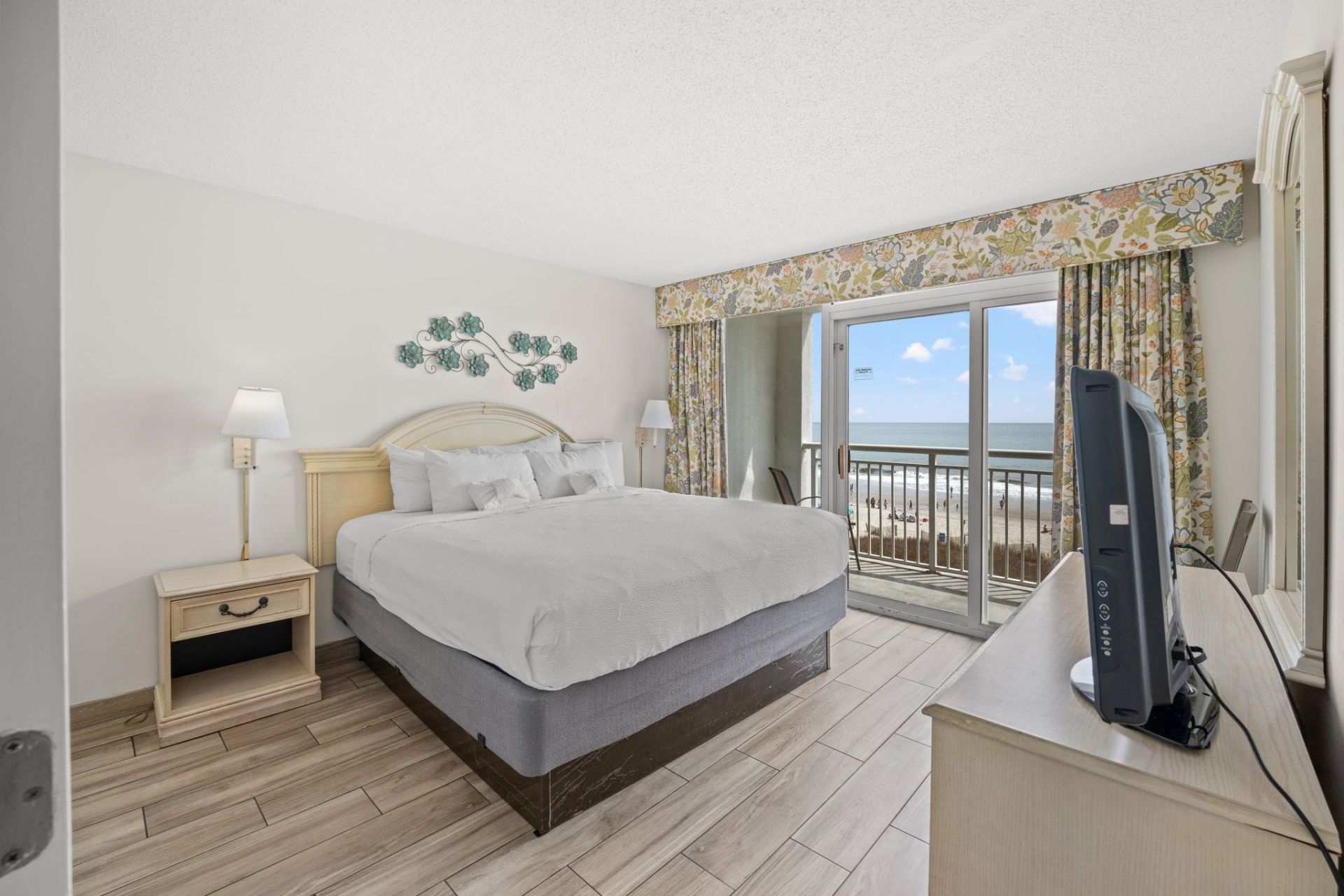 2000 N Ocean Blvd.  Photo 11