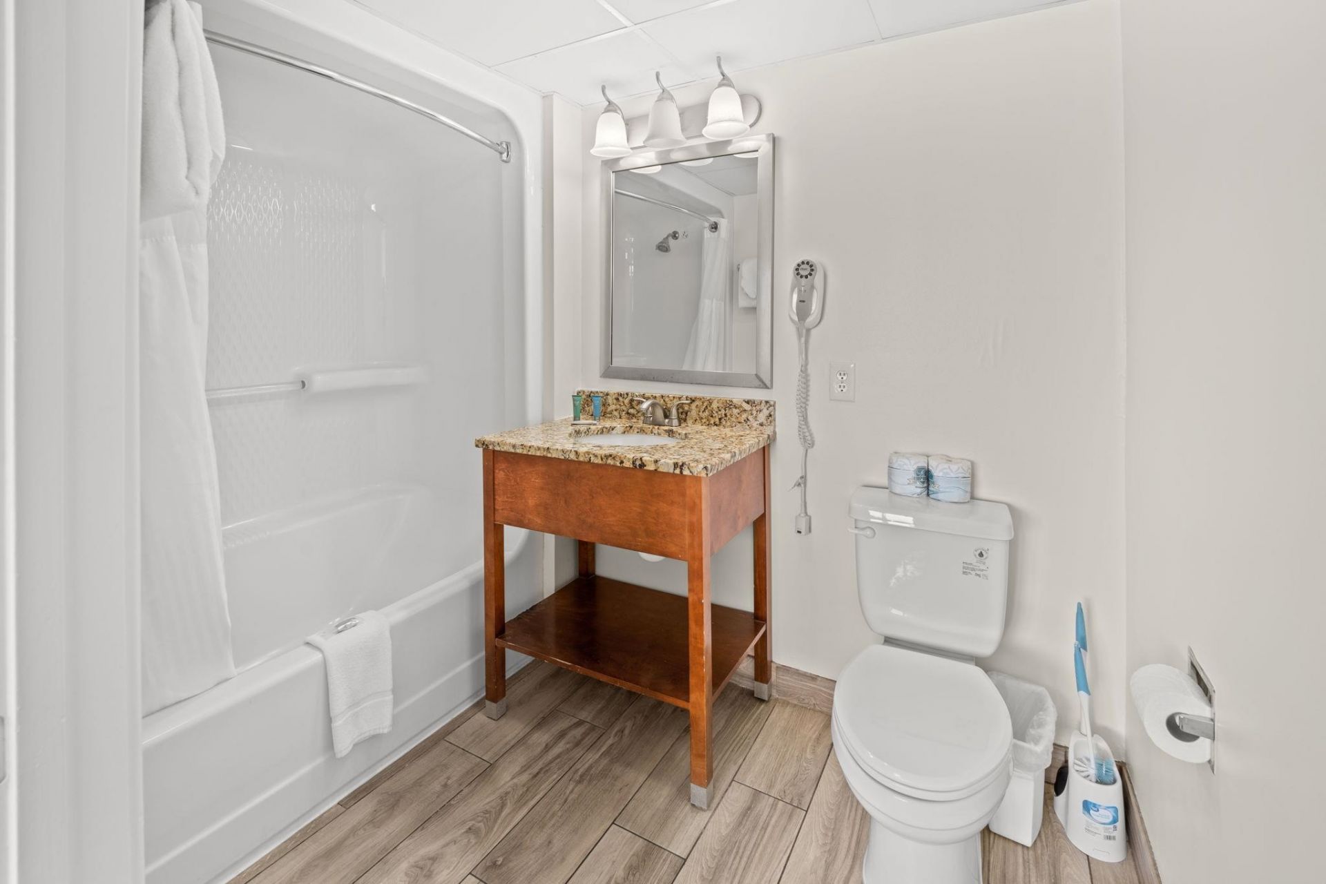 2000 N Ocean Blvd.  Photo 13