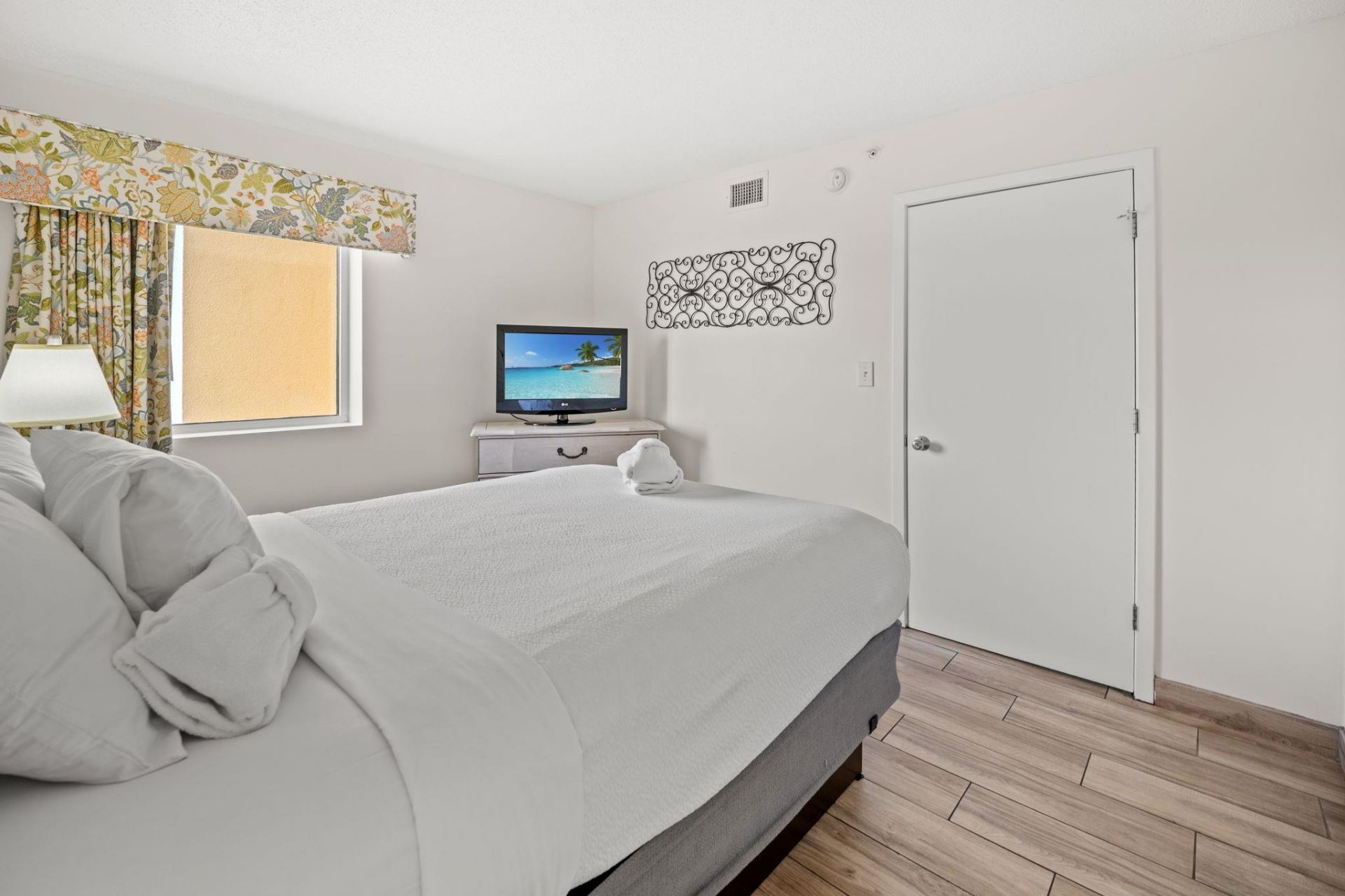 2000 N Ocean Blvd.  Photo 16