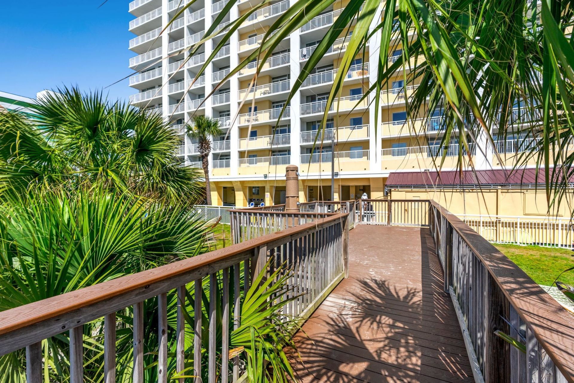 2000 N Ocean Blvd.  Photo 37