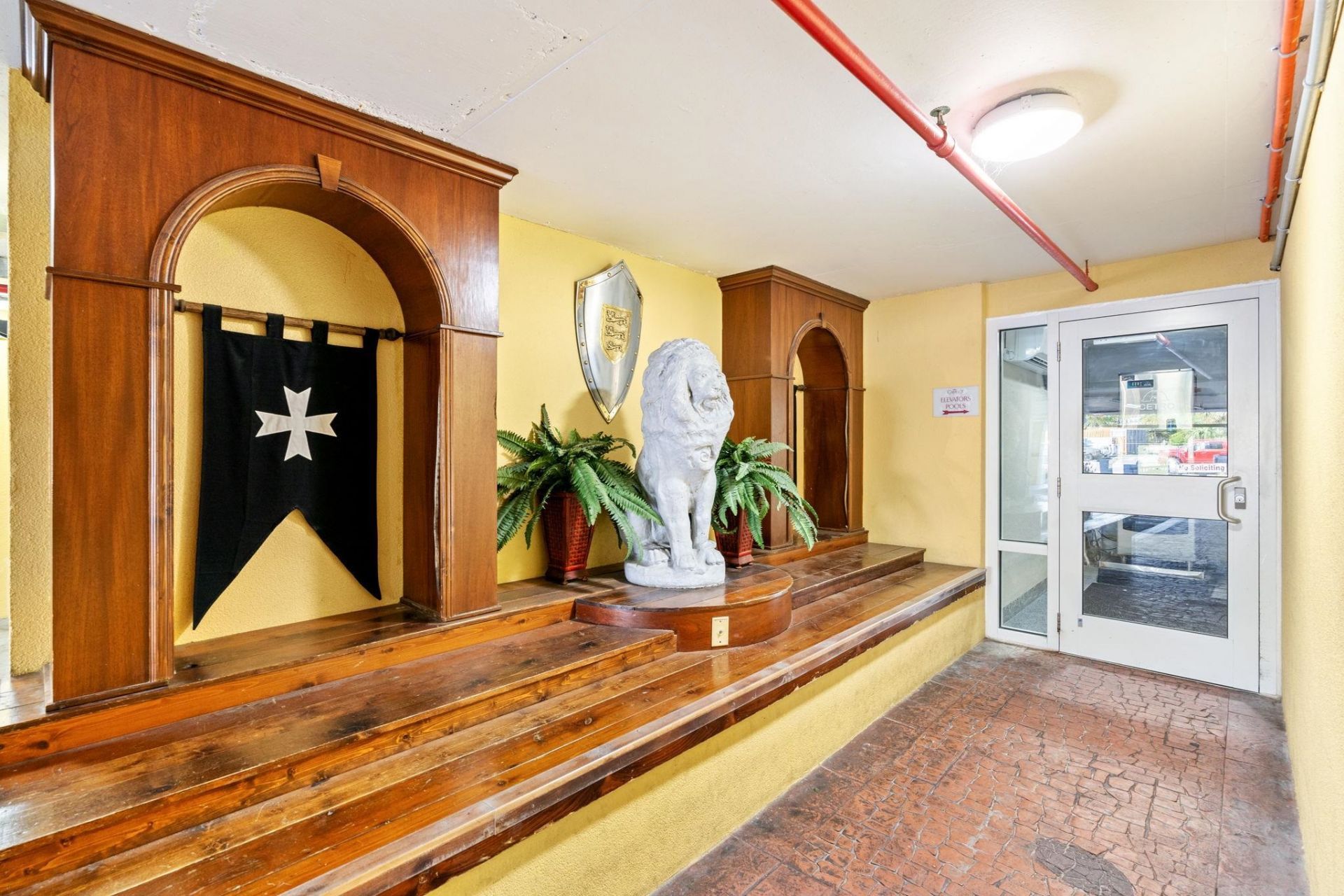 2000 N Ocean Blvd.  Photo 44