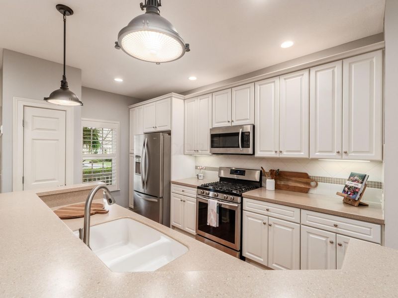 6584 Wild Rose Lane, Westerville, OH 43082 Photo 6