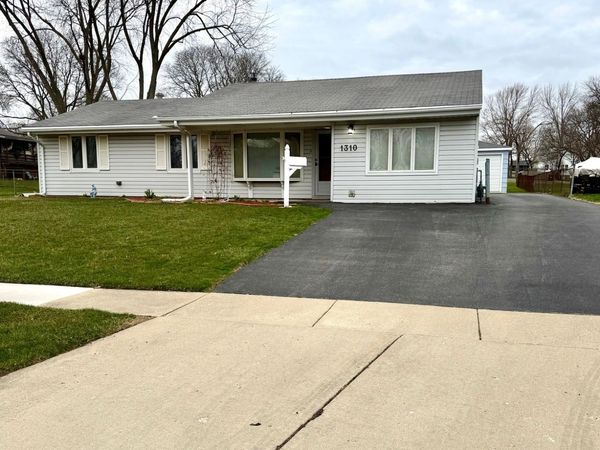 1310 SOMERSET Lane , Schaumburg, IL 60193