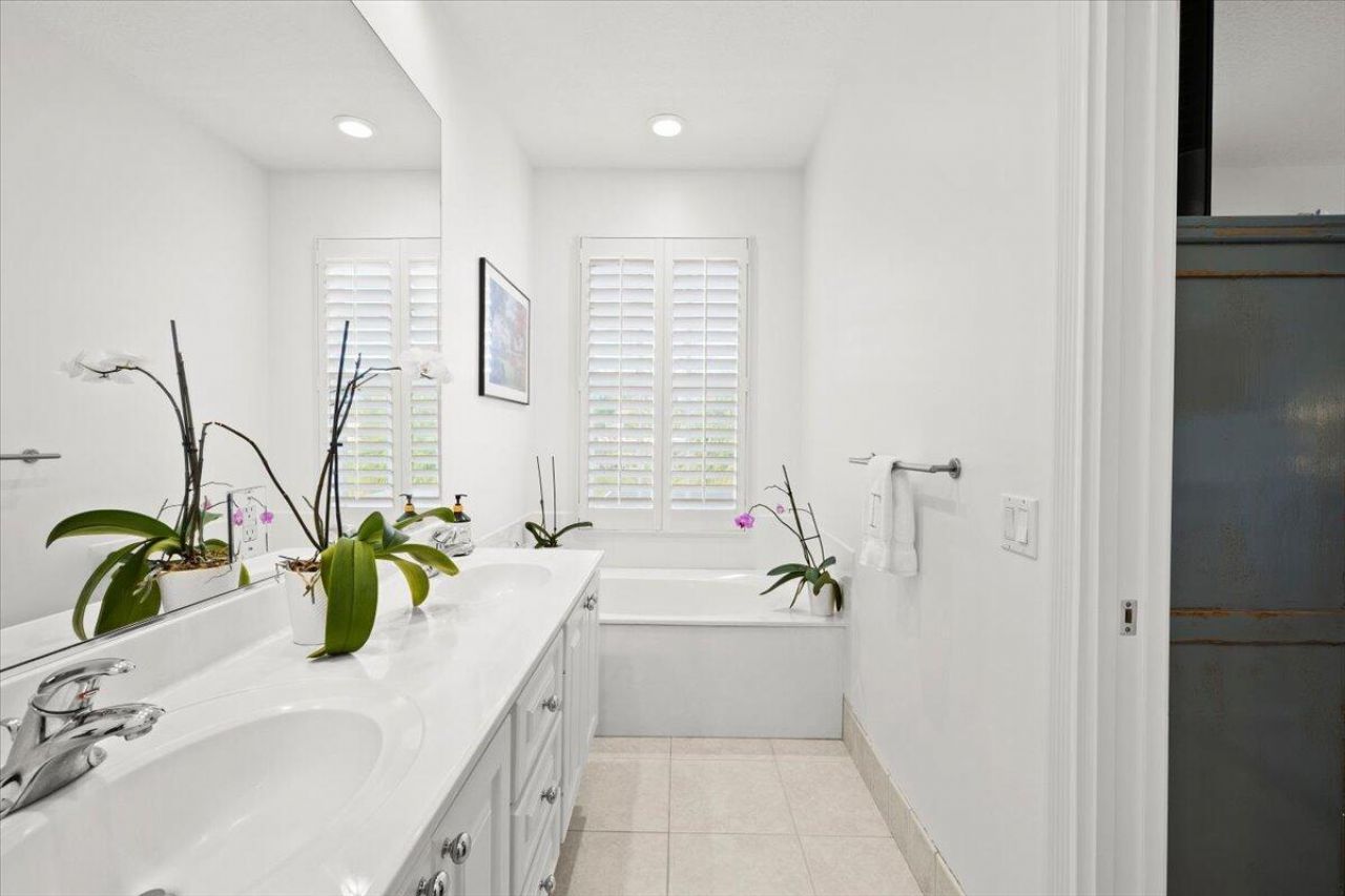 142 Santa Barbara Way, Palm Beach Gardens, FL 33410 Photo
