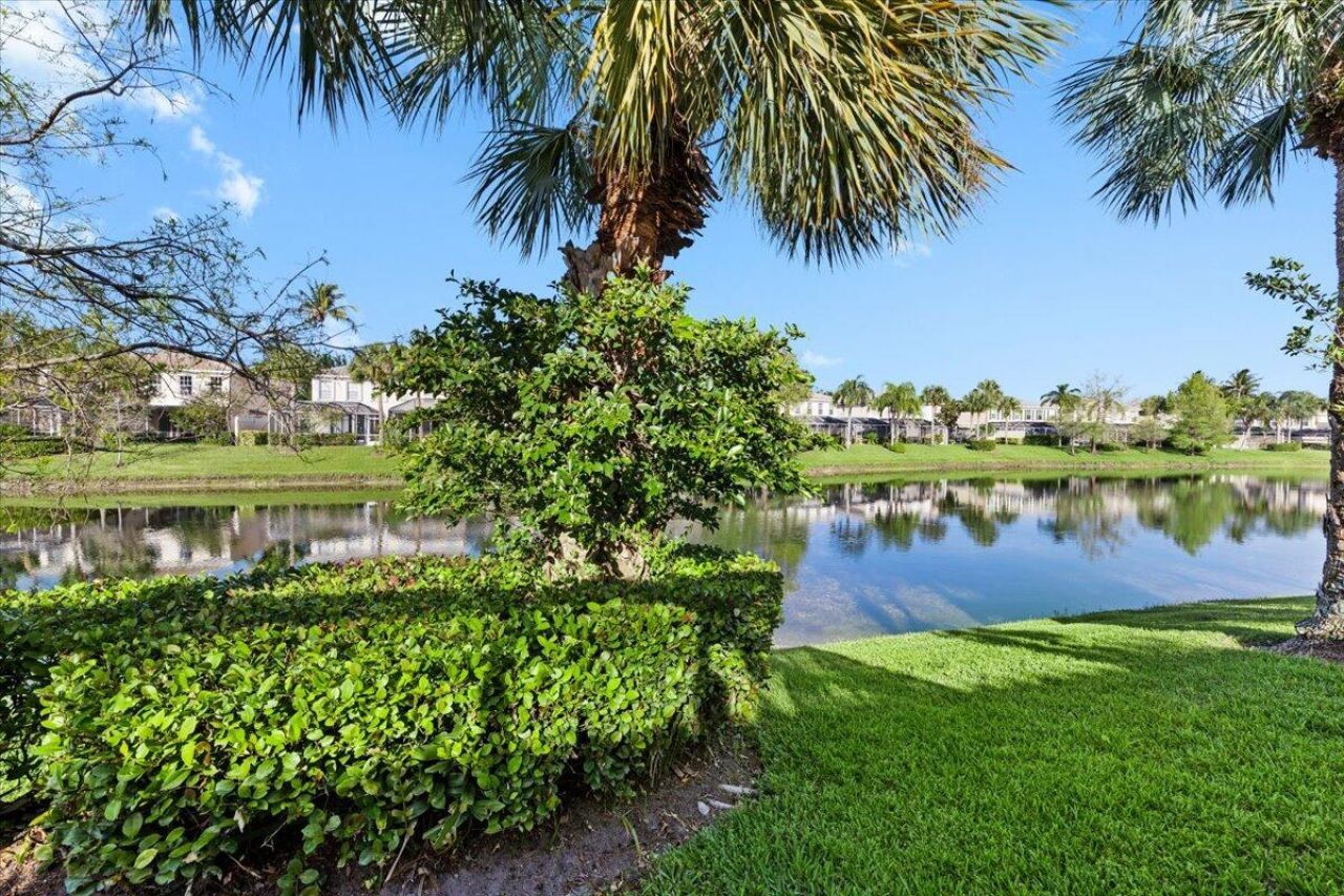 142 Santa Barbara Way, Palm Beach Gardens, FL 33410 Photo