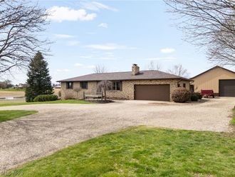 13671 Kent Avenue NE Hartville, OH 44632