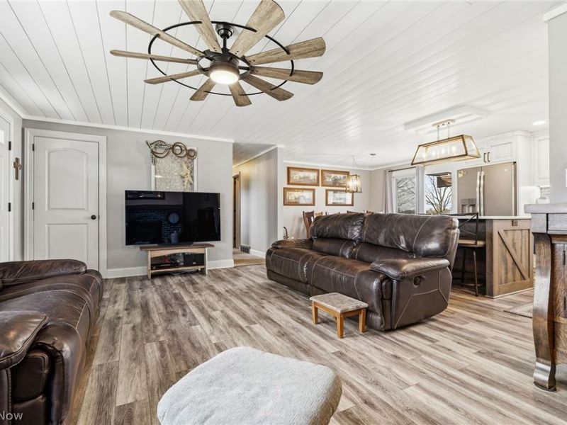 13671 Kent Avenue NE, Hartville, OH 44632 Photo 10