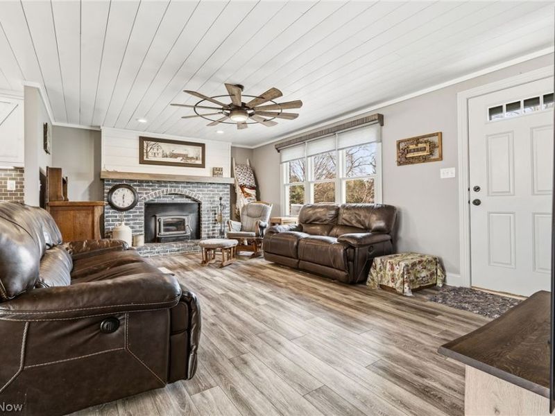 13671 Kent Avenue NE, Hartville, OH 44632 Photo 9