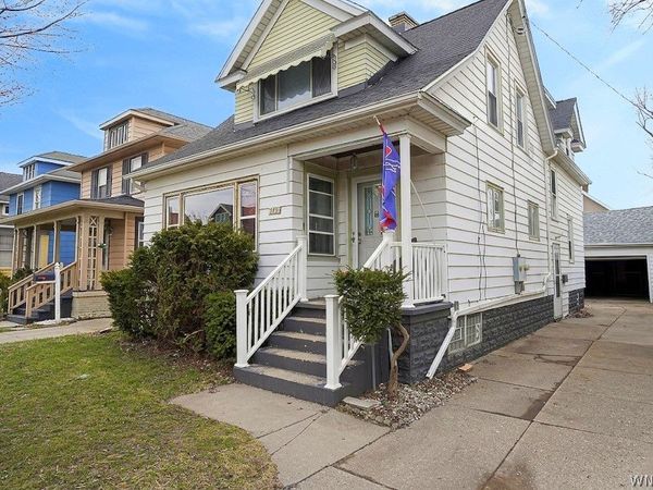 138 E Hazeltine Avenue, Buffalo, NY 14217