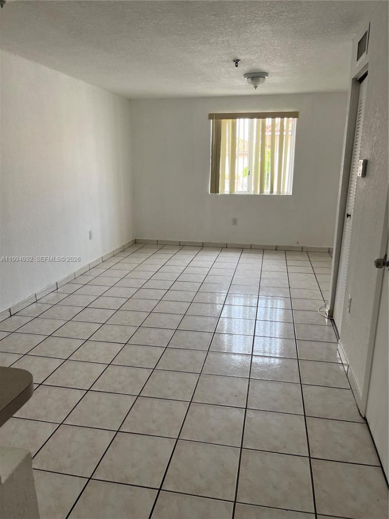 8031 NW 8th St, Unit 13, Miami, FL 33126 Photo