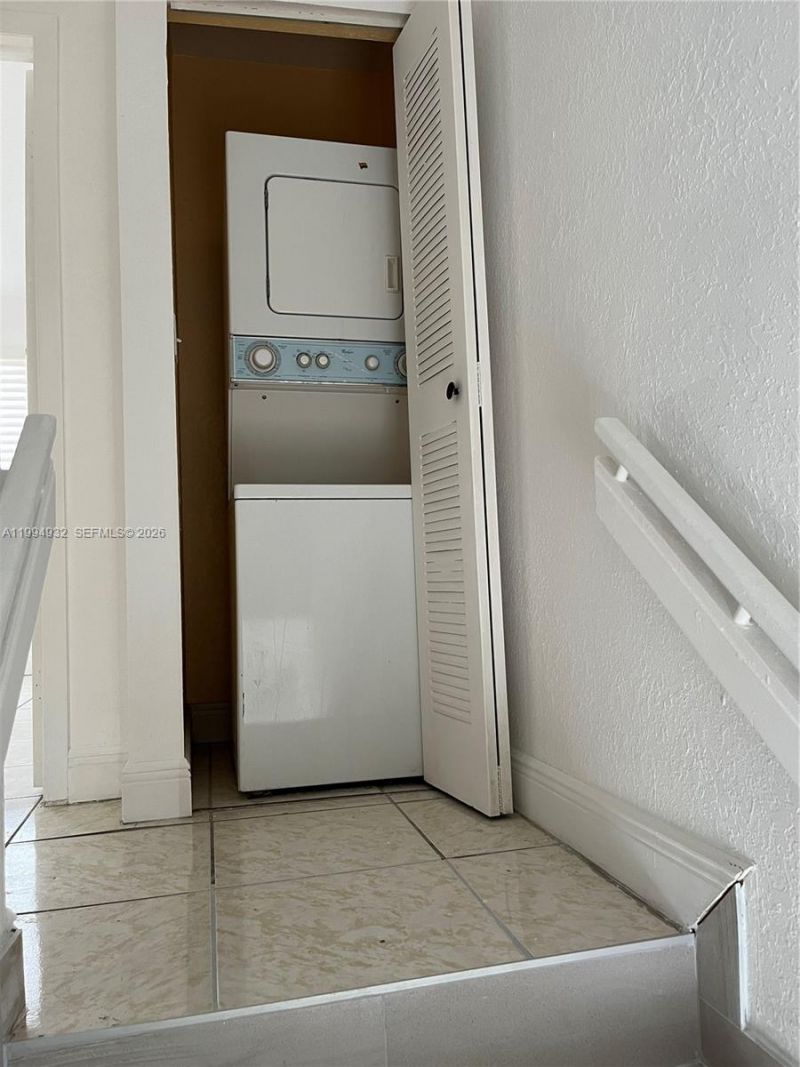 8031 NW 8th St, Unit 13, Miami, FL 33126 Photo