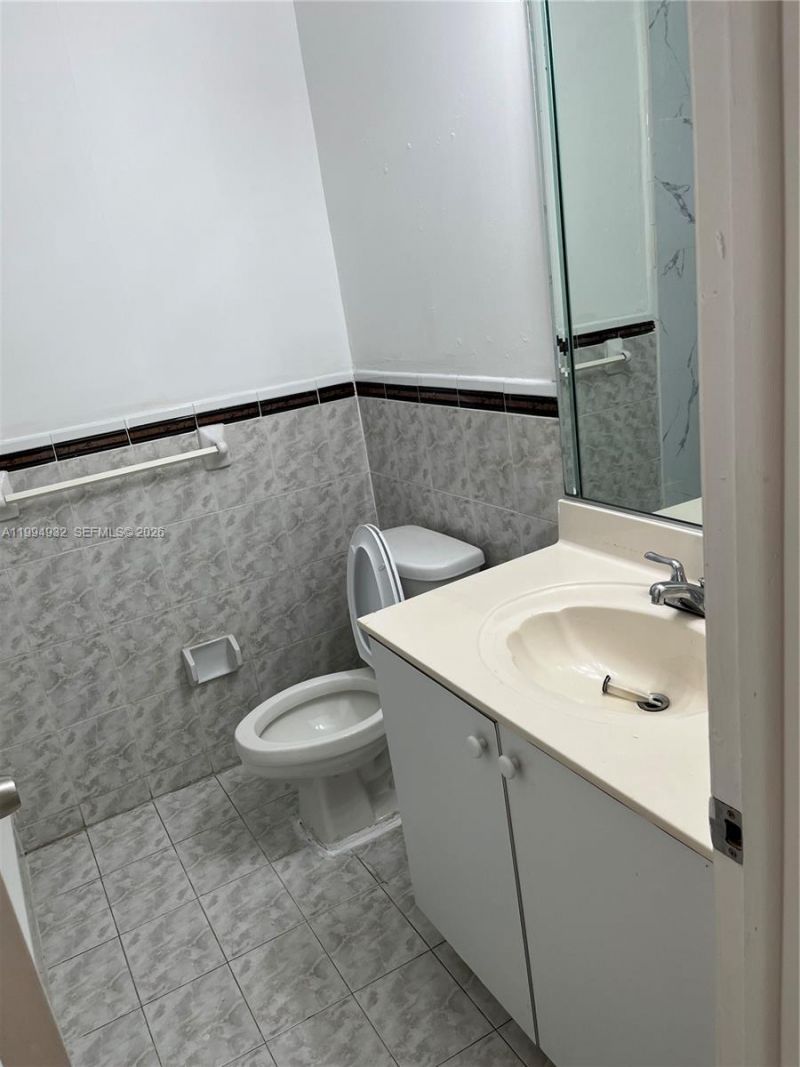 8031 NW 8th St, Unit 13, Miami, FL 33126 Photo