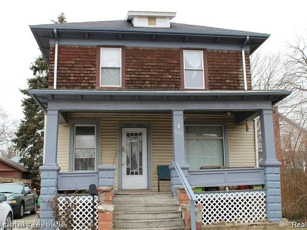 1207 Lapeer Avenue, Port Huron, MI 48060