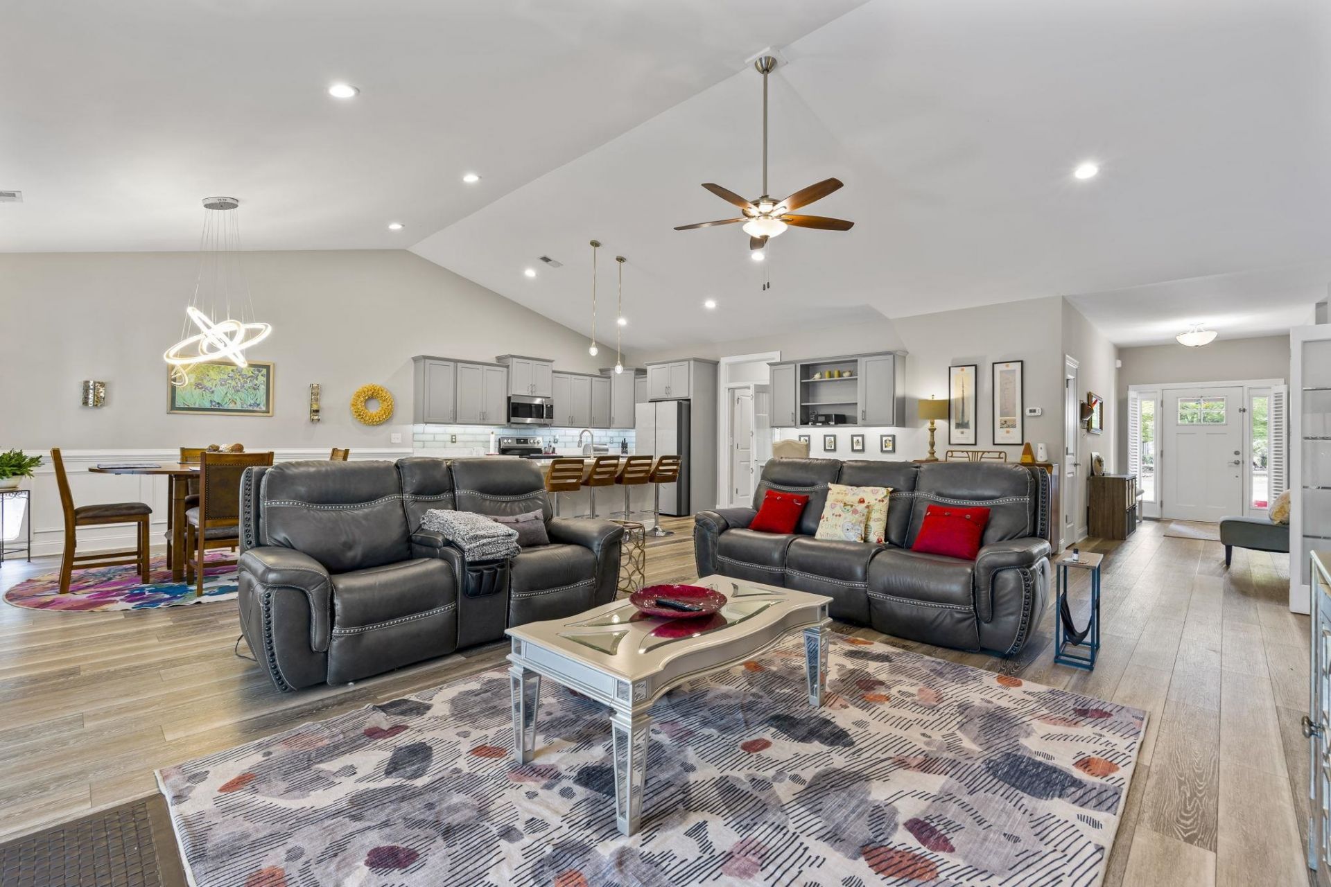 817 White Heron Cove  Photo 5