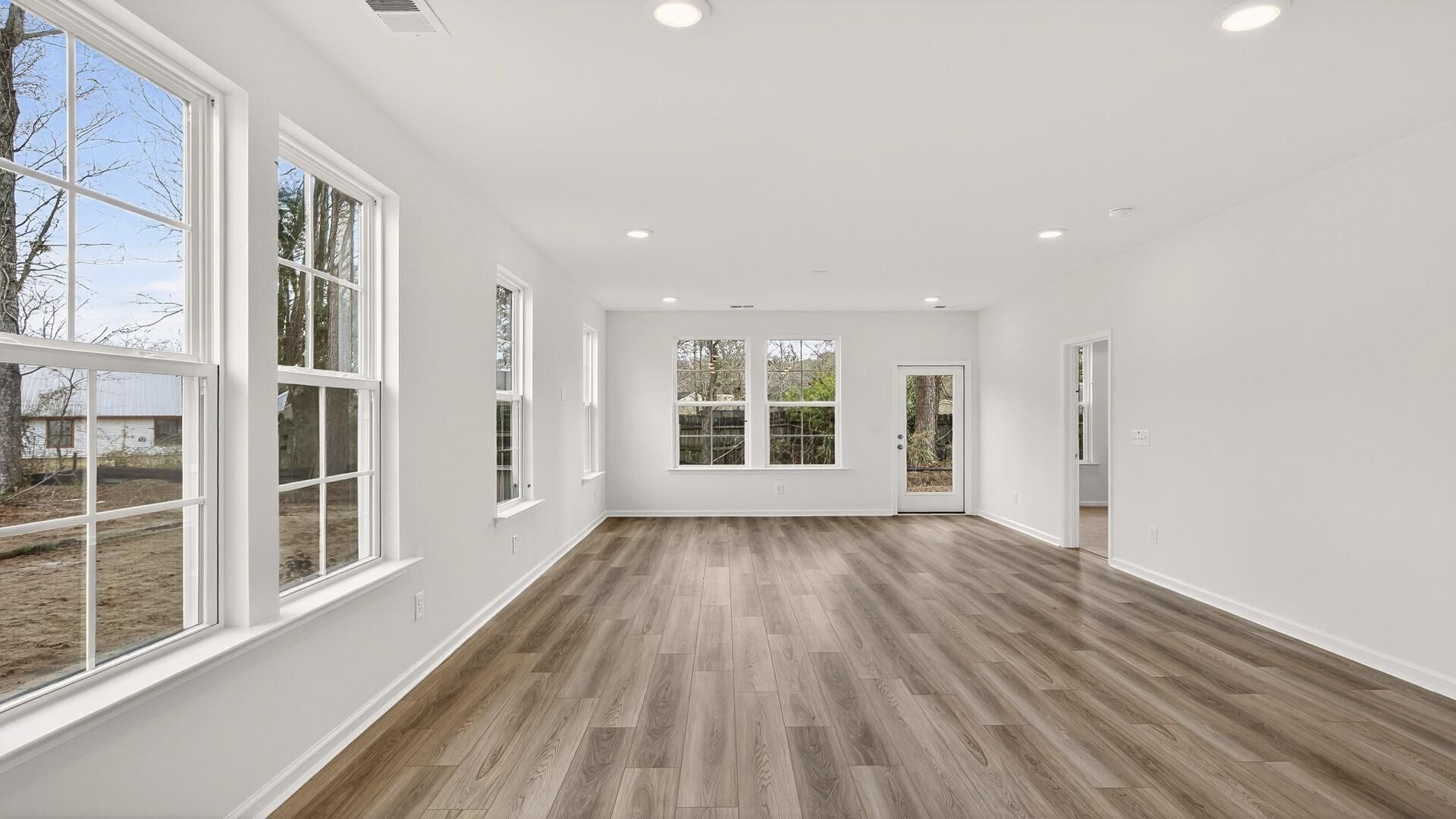 444 Cadbury Loop Photo 11