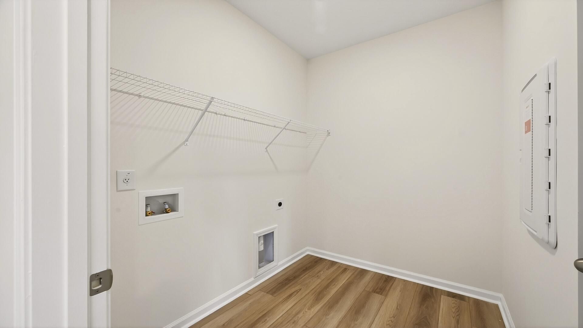 444 Cadbury Loop Photo 13