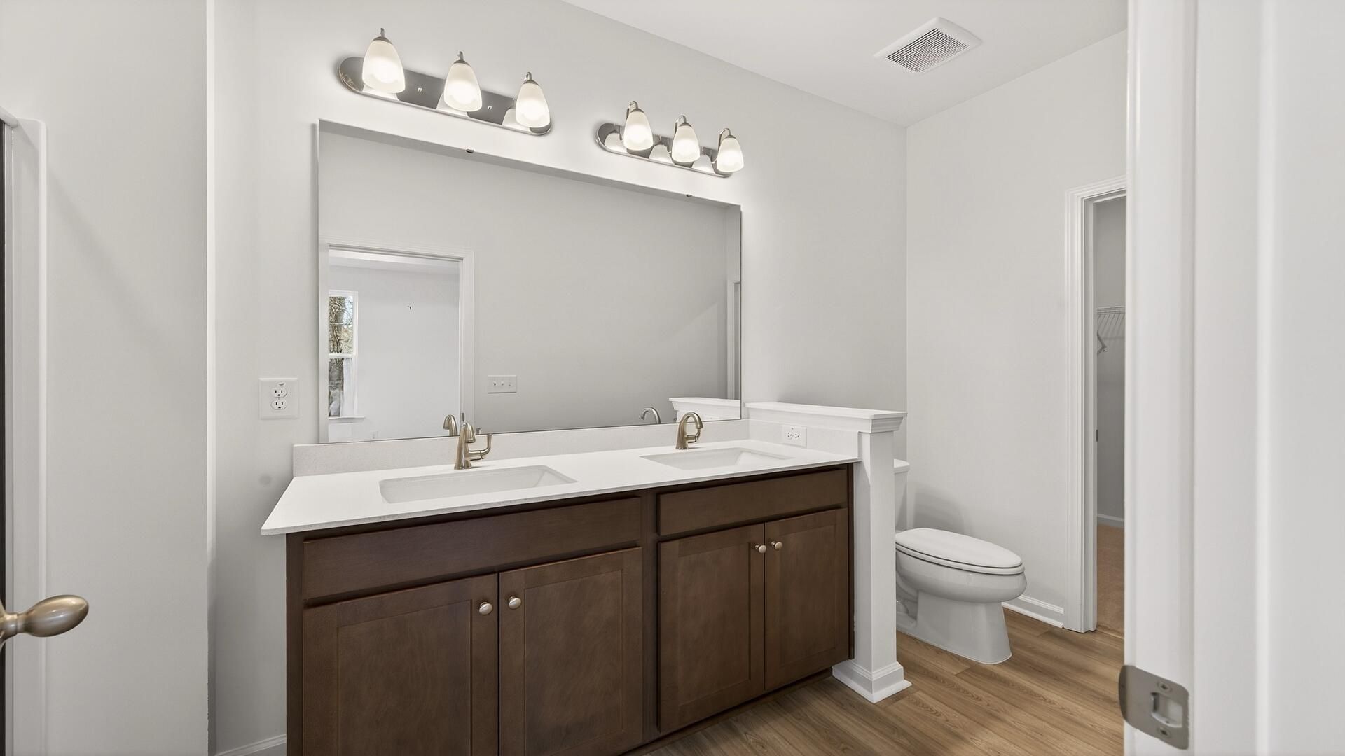 444 Cadbury Loop Photo 19