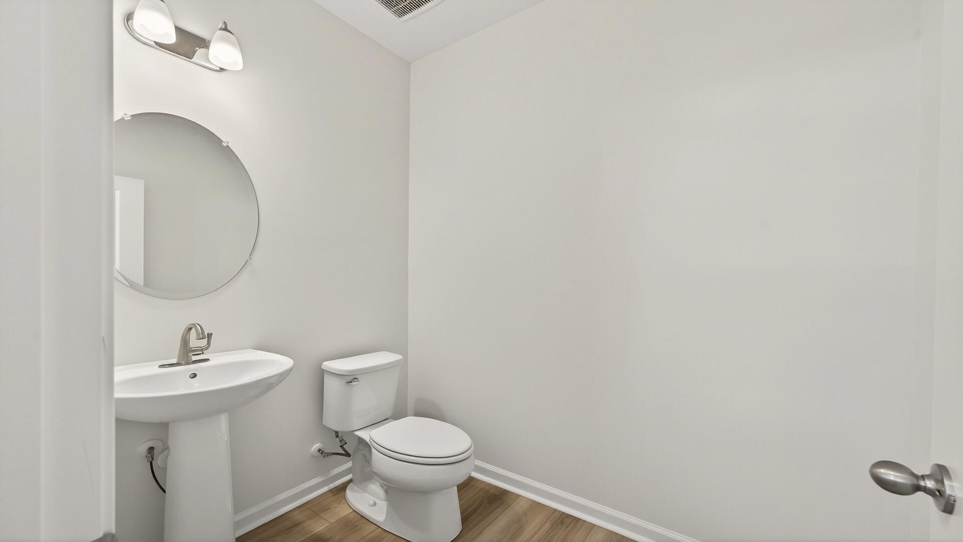 444 Cadbury Loop Photo 4