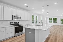 444 Cadbury Loop photo 4