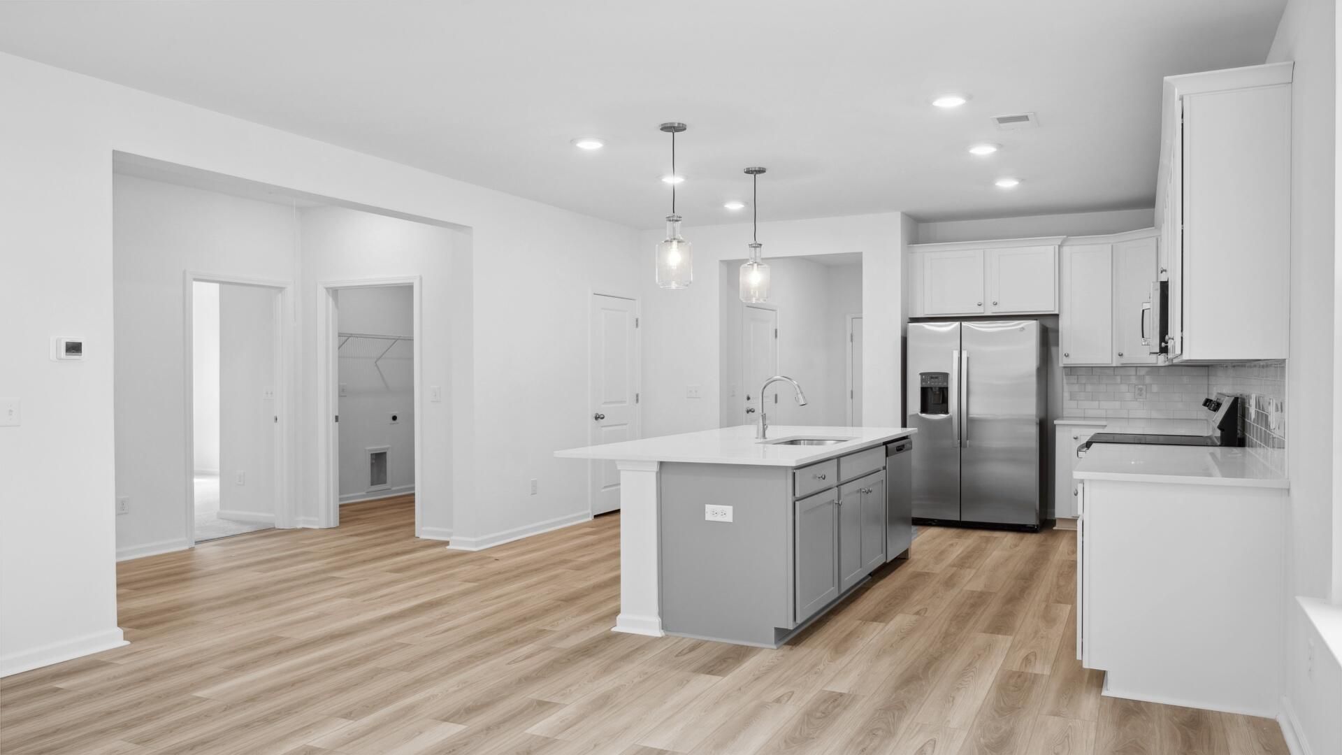 444 Cadbury Loop Photo 8