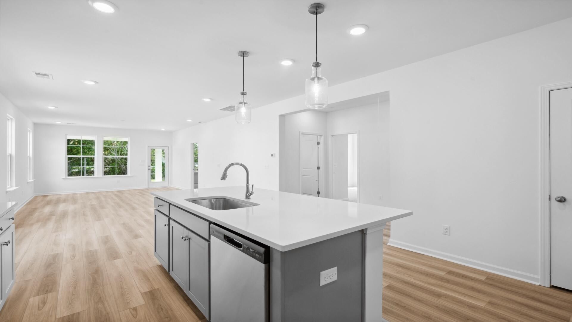 444 Cadbury Loop Photo 9