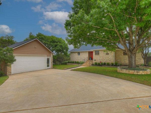605 High Oaks Road , Canyon Lake, TX 78133
