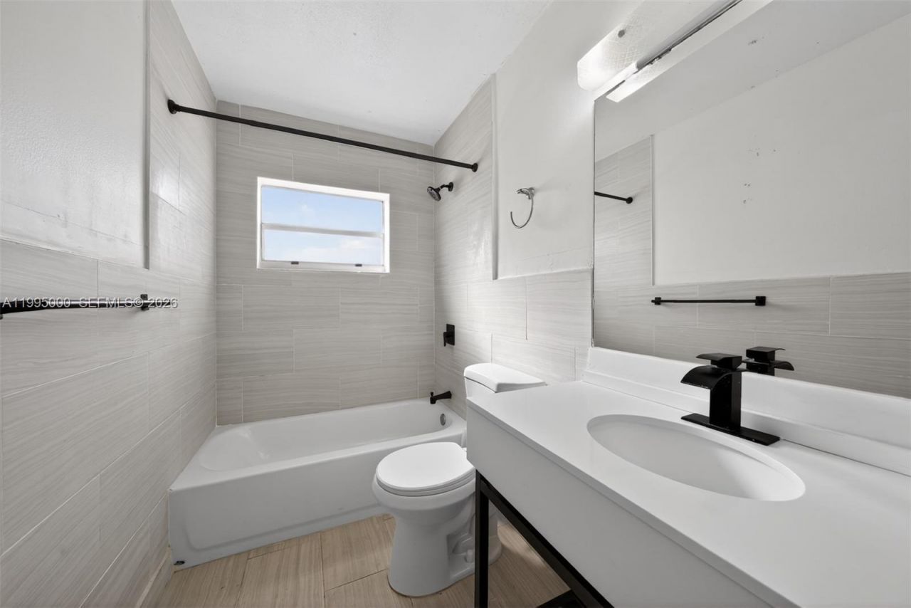 11550 SW 112th Ave , Miami, FL 33176 Photo