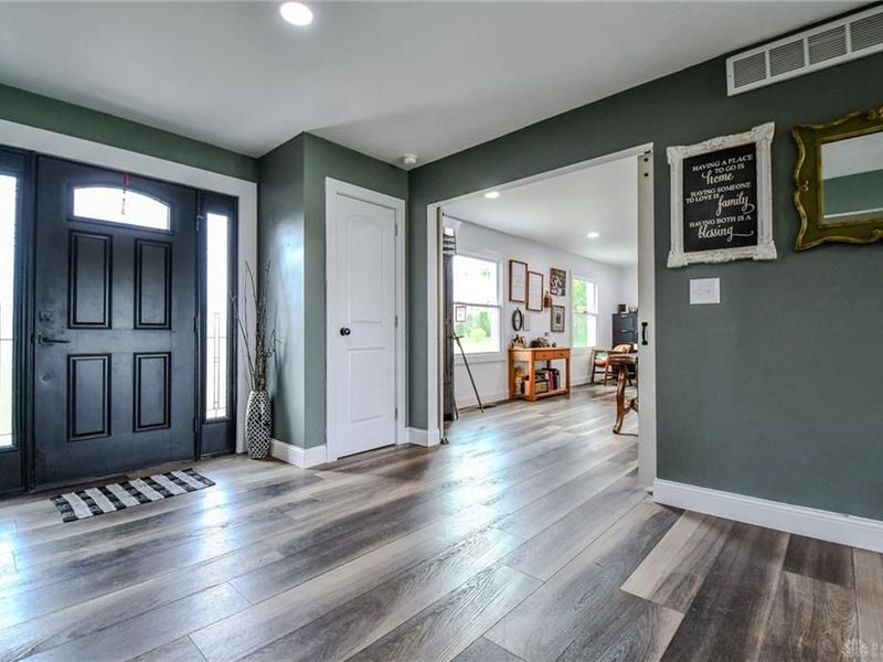 6169 Dayton Farmersville Road, Jefferson Township, OH 45417 Photo 9