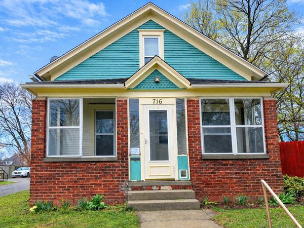 716 Lincoln Street, Jackson, MI 49202