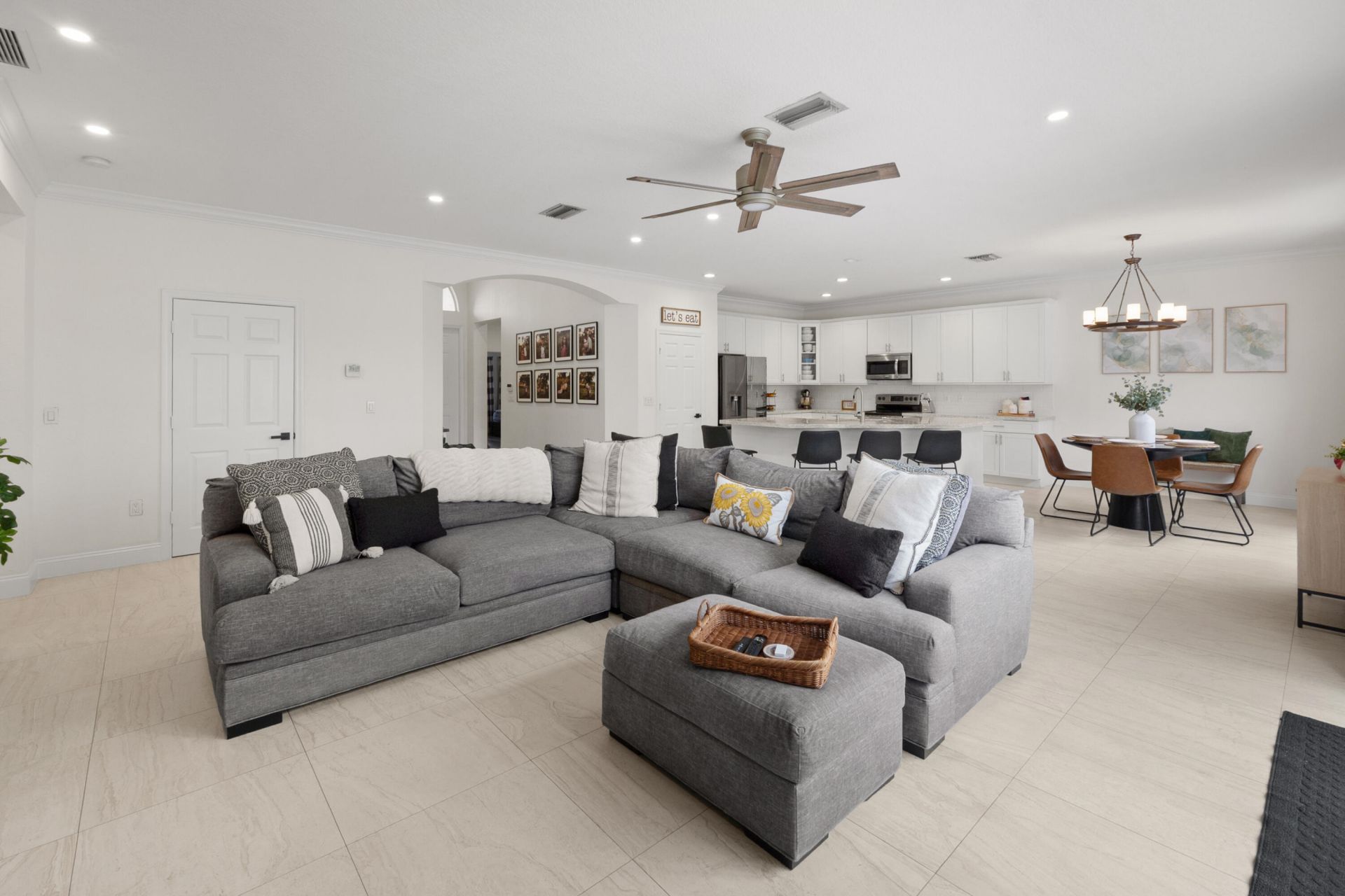 144 Bella Vista Way, Royal Palm Beach, FL 33411 Photo