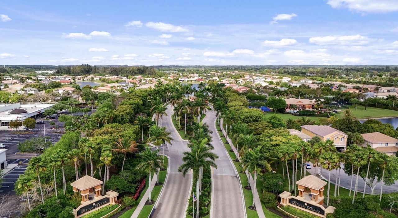 144 Bella Vista Way, Royal Palm Beach, FL 33411 Photo