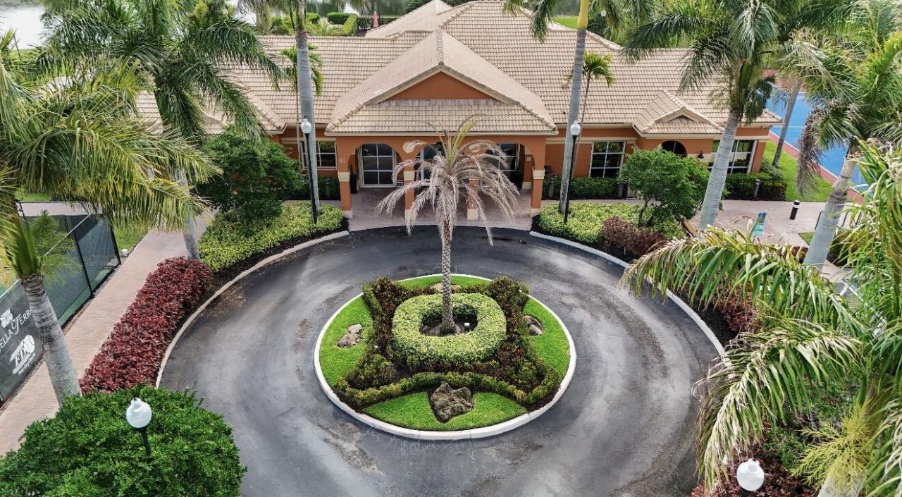 144 Bella Vista Way, Royal Palm Beach, FL 33411 Photo