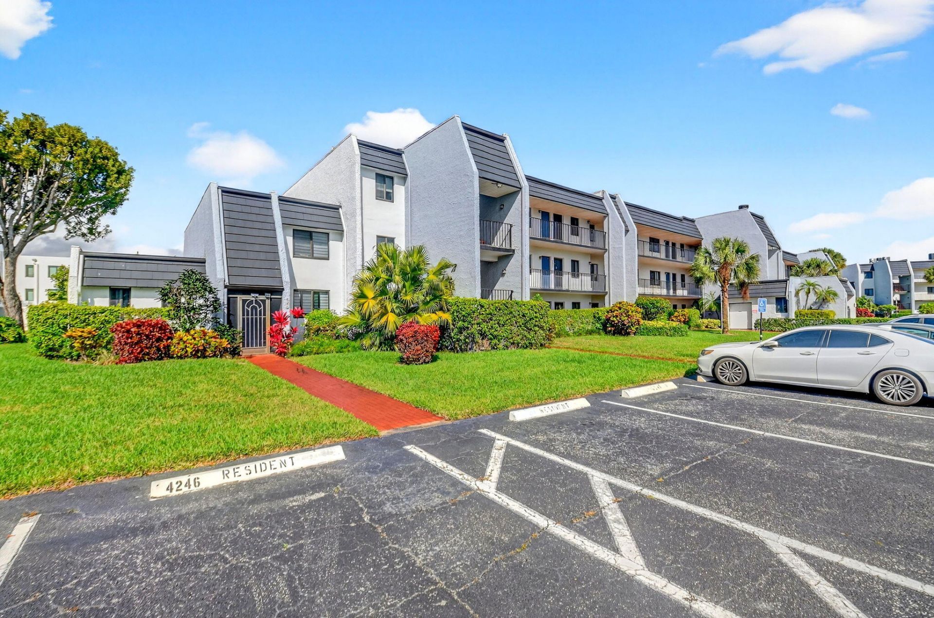 4248 Deste Court, Unit 304, Lake Worth, FL 33467 Photo